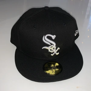 Fitted cap White Sox - Helt ny oanvänd New era fitted cap strl 7 1/2 men passar även lite större