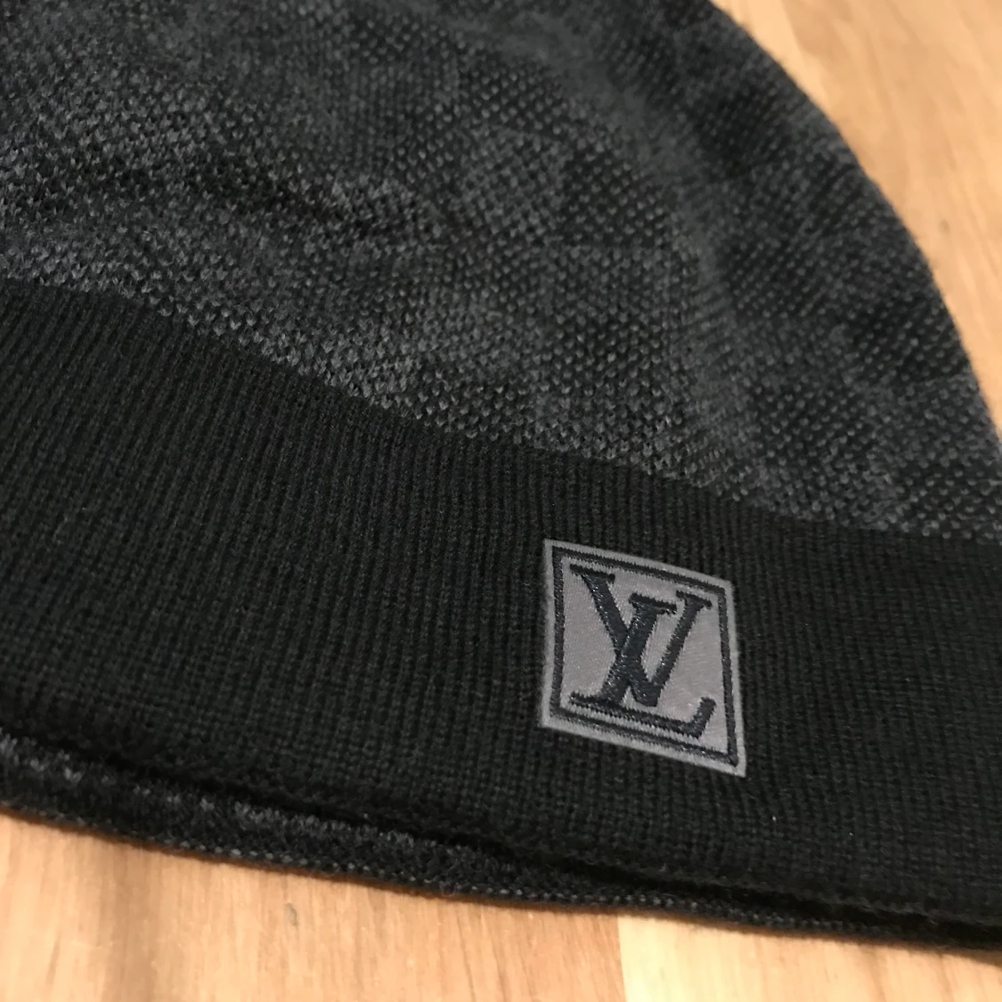 Äkta Louis Vuitton mössa - 90