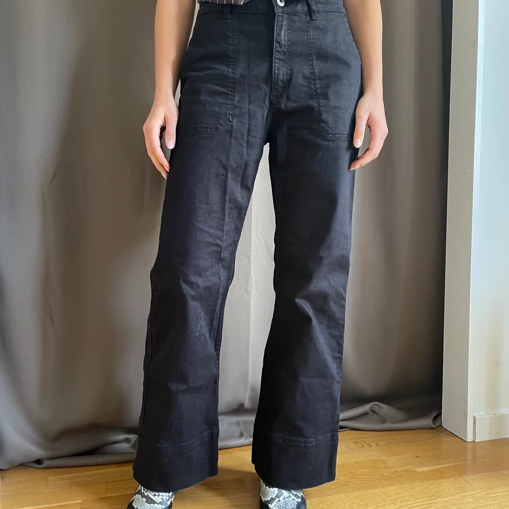 Raka, svarta jeans från Carin Wester🖤. Jeans & Byxor.