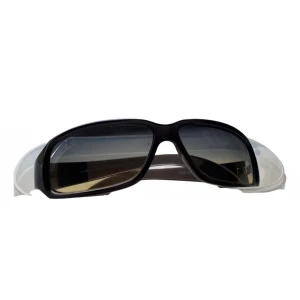 Dolce & Gabbana solglasögon  - Sparsamt använda, medföljer fodrall.  Modell: DG 2075S Bågform: Rektangulär  Färg: Brun & svart, färgen skiftar även i olika ljus.  