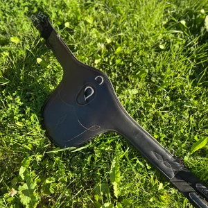 Magplatta - Mjuk fin Magplatta med vita detaljer från Kentucky!  Längd: 130cm   Nypris: ca 2500kr Mitt pris: 900kr   Frakt: gratis 