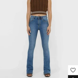 Jeans - Säljer dessa snygga jeans. Nypris:359