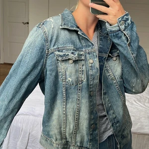 Ralph Lauren jeansjacka - Jeansjacka från Ralph Lauren! Nypris 2000kr 🖤 väldigt unik! Pris går att diskutera 