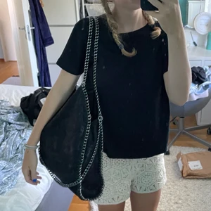 Stella McCartney liknande väska  - Super fin väska köpt hör på plick men som inte längre används. Köpt för 266kr här på plick❤️❤️❤️