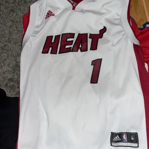 Miami heat jersey - 1 bosh jersey från usa 