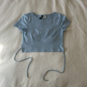 Topp - Säljer denna ifrån H&M då jag inte använder den❤️