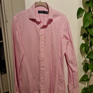 Ralph Lauren Skjorta - Dressad skjorta i fint skick.  Nypris 1299. 