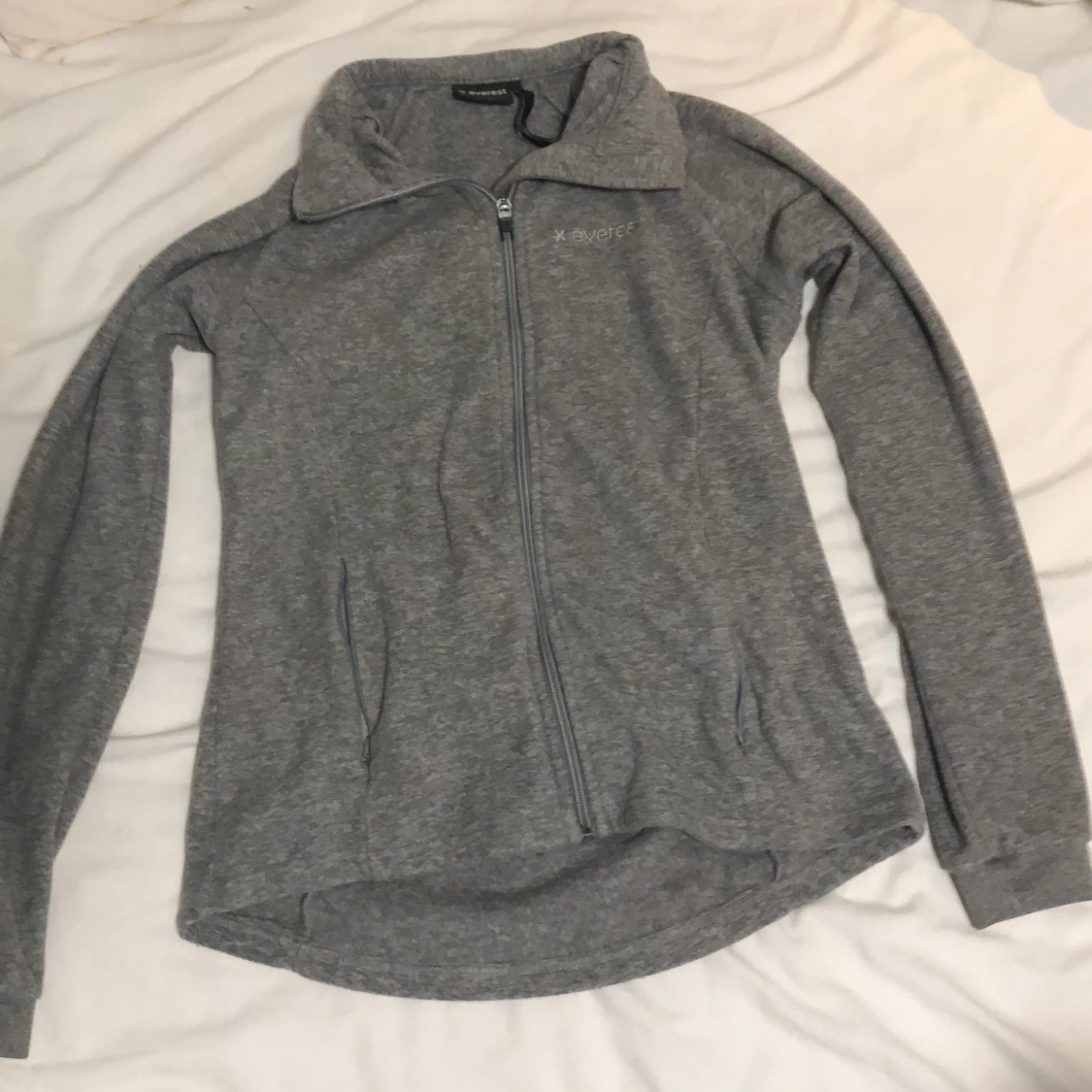 säljer en everest tjock tröja