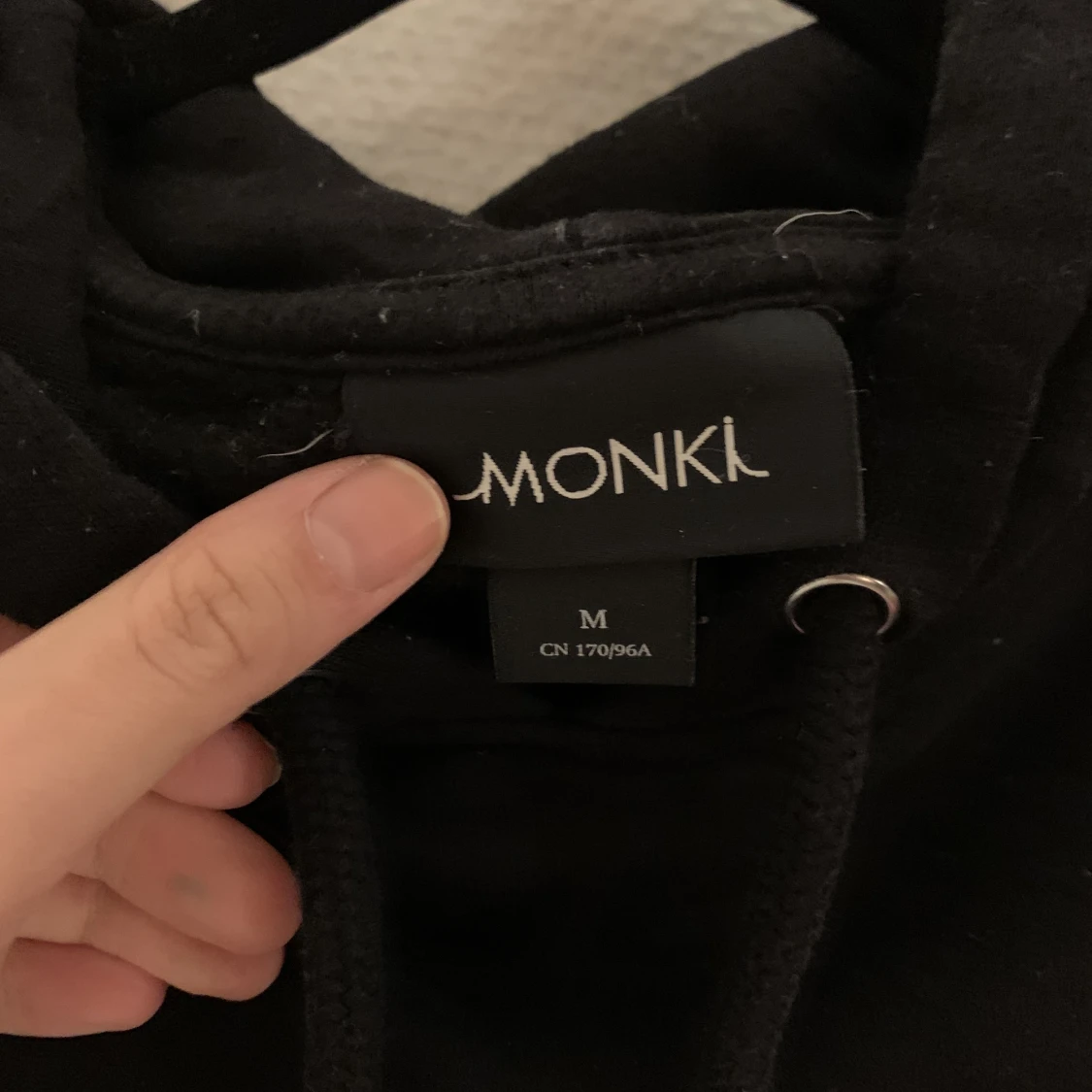 Monki hoodie M - 90