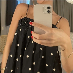 Klänning - Prickig klänning från hm ❤️