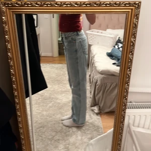 Låg midjade ”baggy” - Säljer då det inte används längre. Jeansen är från new yorker strl s. 