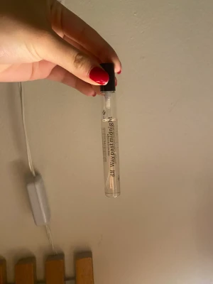 PARFYM - TVå st testade parfymer från h&m