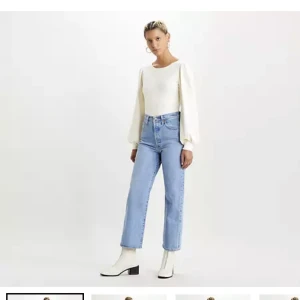 Jeans från Levis - Jeans från Levis. Märket Ribcage, ankellängd. Storlek 29/29. Knappt använda. 100kr exklusive frakt 🥰 