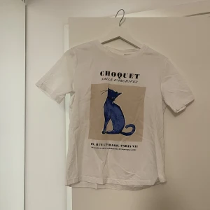 T-shirt - T-shirt från Ginatricot. Storlek XS/S. 30kr exklusive frakt 🥰