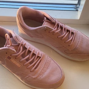 Skor - Ljusrosa supersköna skor (använda få gånger)