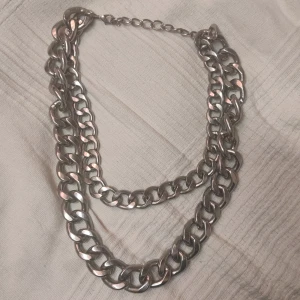 Halsband  - Kedjehalsband. 