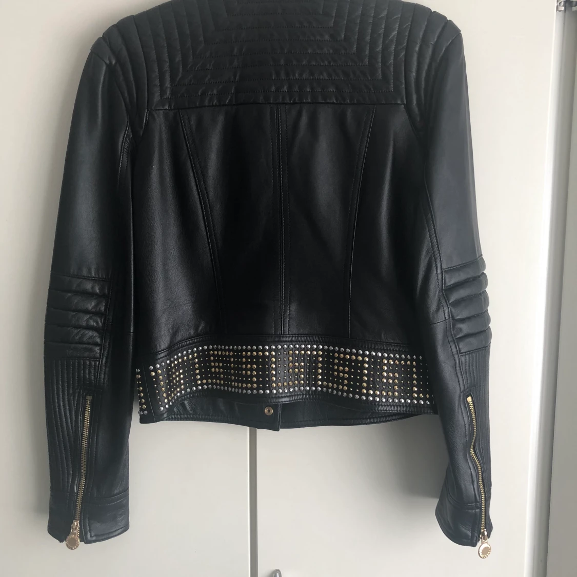 Versace skinnjacka - 90