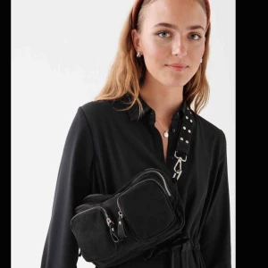 Väska - Säljer denna trendiga väska från ginatricot då den inte kommer till användning längre. I bra skick 