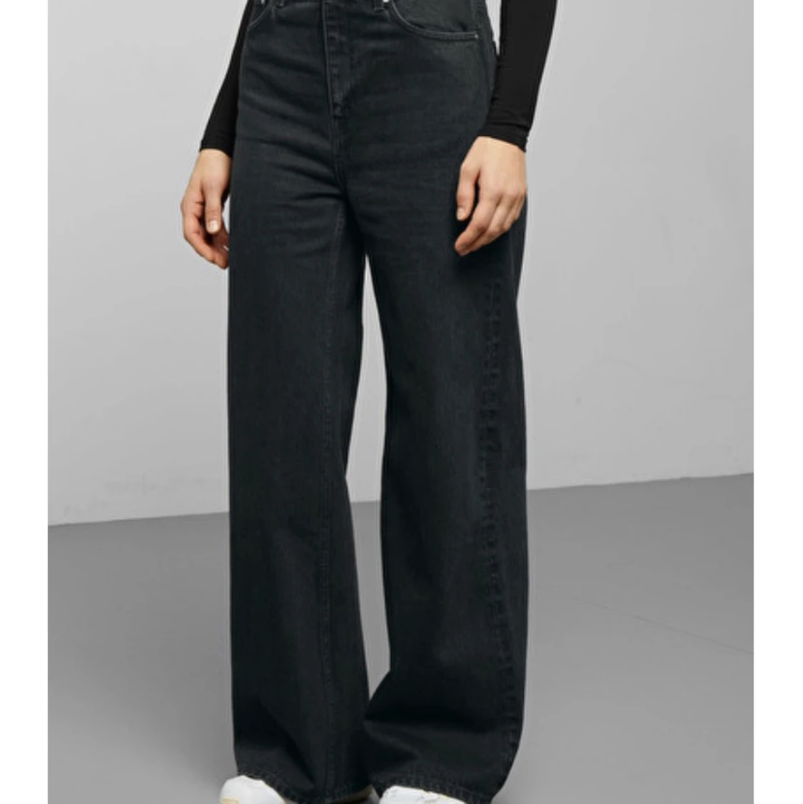 Vida byxor från Weekday - 90