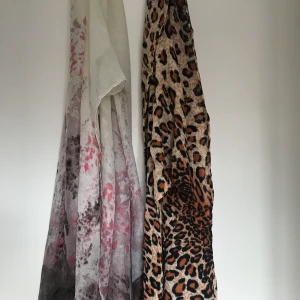 Summer scarf - Animal print and flowers. Long and soft ! Each 30 and both for 50kr! 
