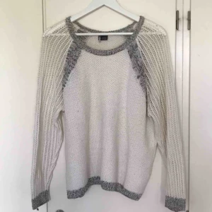  - Stickad tröja från Urban Outfitters. Kan mötas upp i Malmö eller posta! 