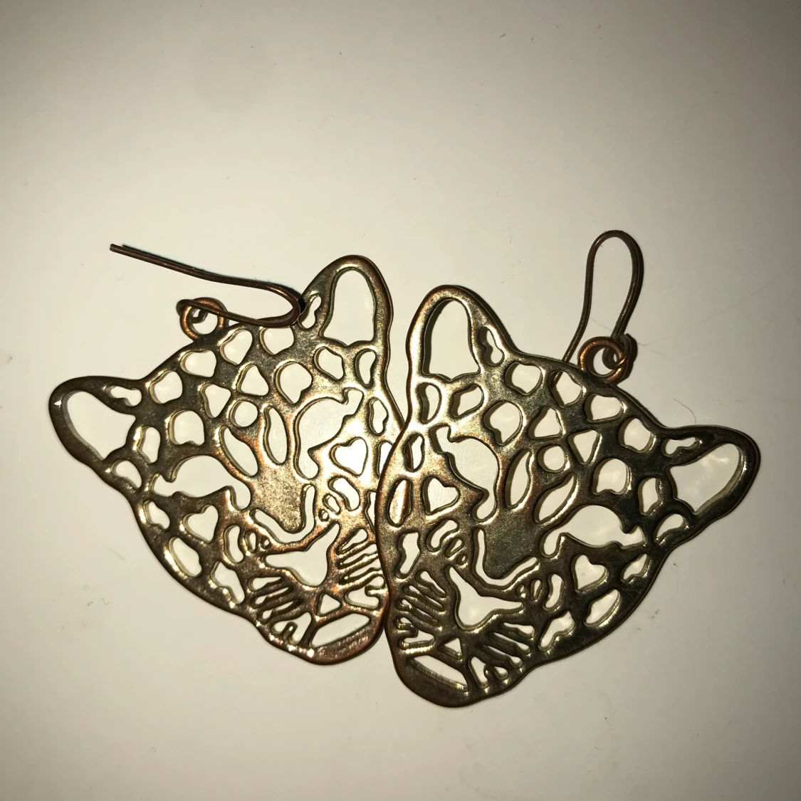 Leopardformade örhängen