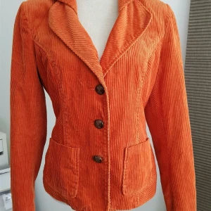 fin kavaj -  mycket bra skick; hämtas i Björkhagen  