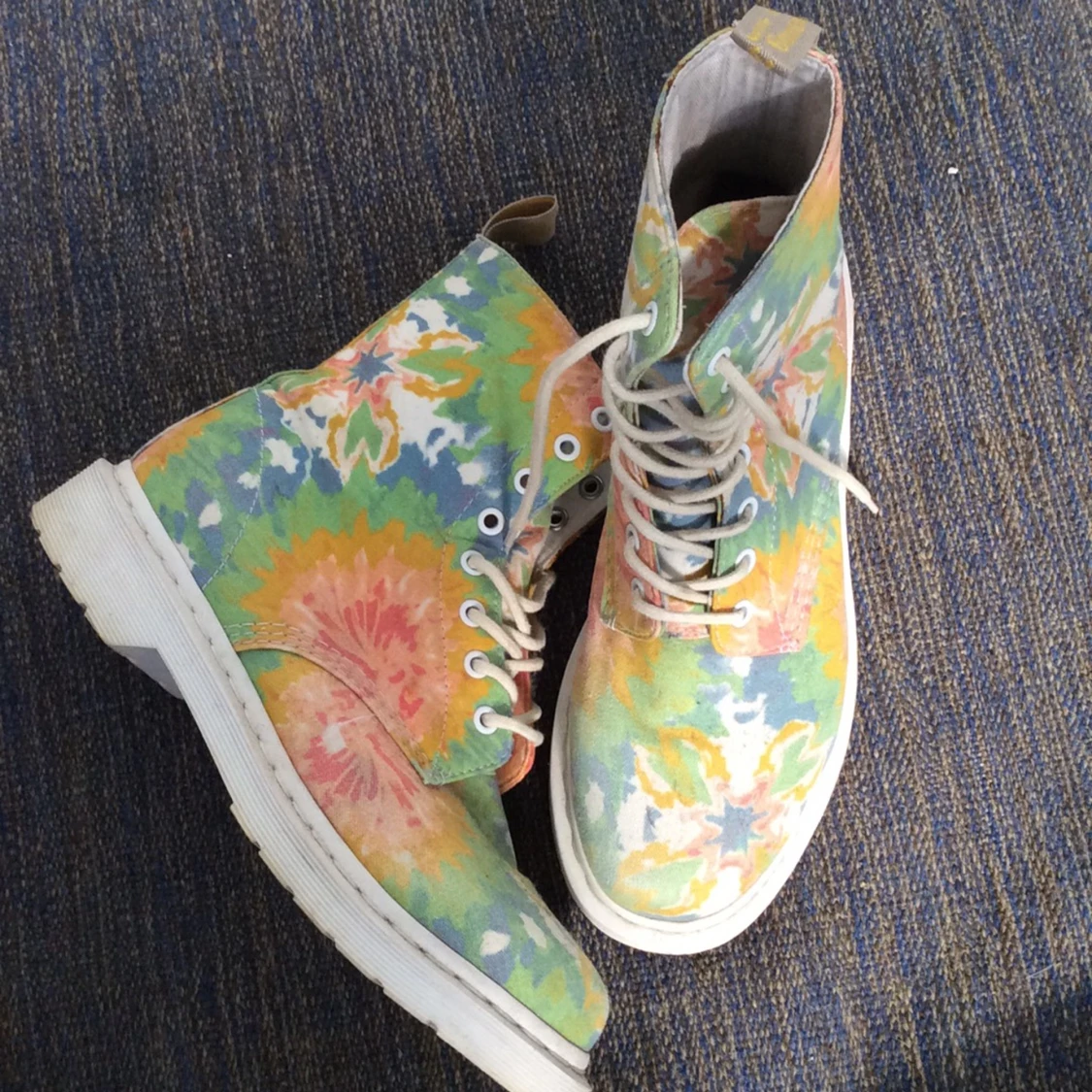 Dr. Martens limited edition tie dye shoe - 90
