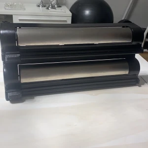 Till plastfolie - Till plastfolie. Jätte bra använd, inte trasig. Säljer pågrund av att vi flytta