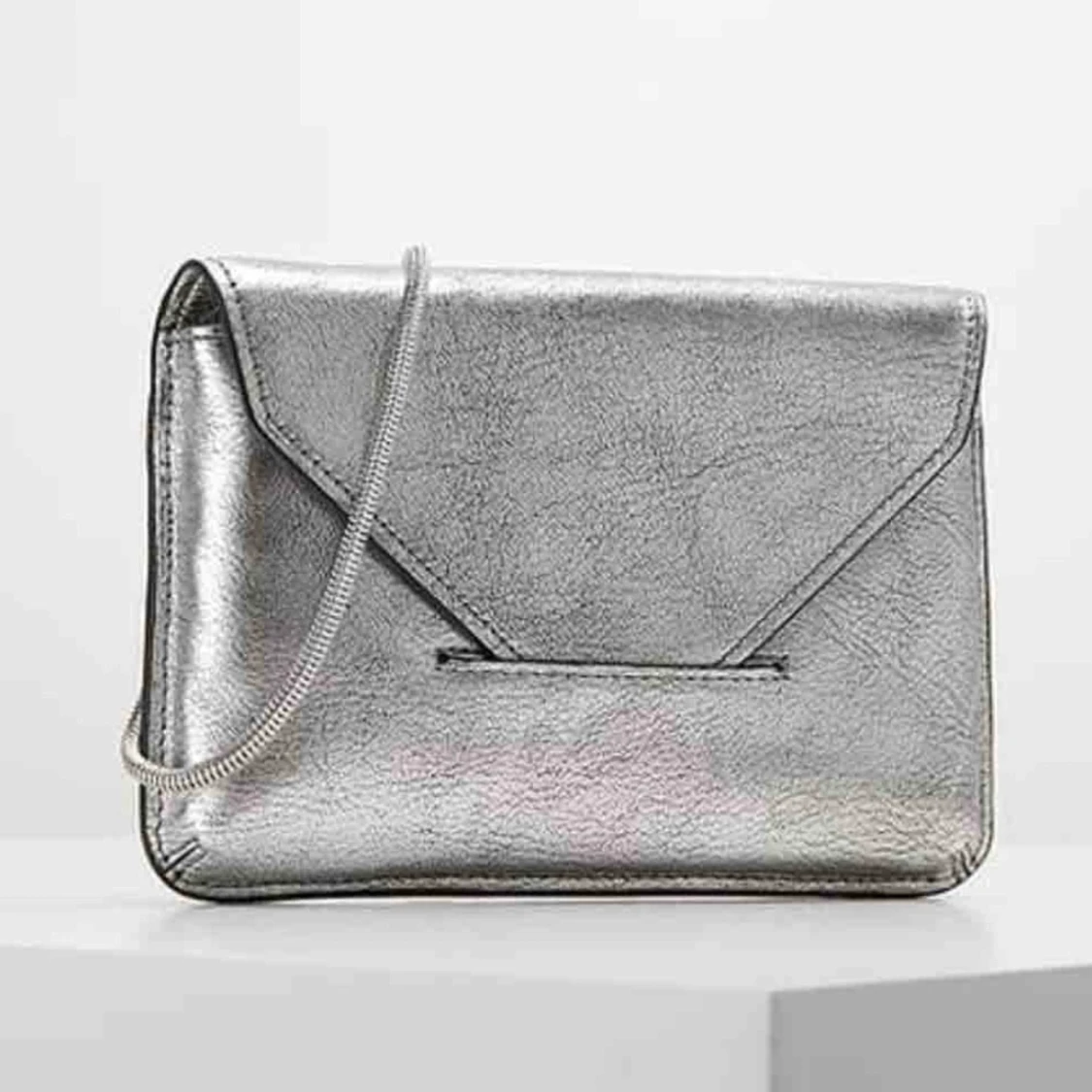 Filippa K kuvertväska, 200kr