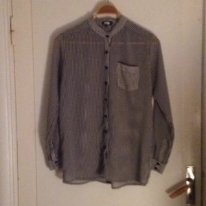  - Köpt på bikbok, knappt använd, bra skick.