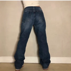 Pepe Jeans - Populära Pepe Jeans köpta på plick men var tyvärr för stora. Buda gära eller köp direkt för 300 kr + frakt. Lågmidjade beroende på kropp :) Passar alla kön