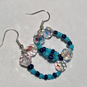 Blåa örhängen  - Handgjorda Mellanstora örhängen! 