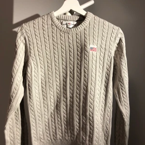 MARQY - MARQY, köpt på Kidsbrandstore, behöver en ny ägare under vintern framförallt, storlek 158, fint skick utan fläckar och skit:)