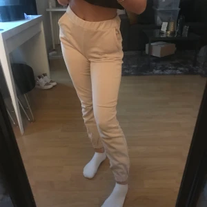 Mjukis  - Fina mjukis som går att styla upp för att gå ut med så fin passform!