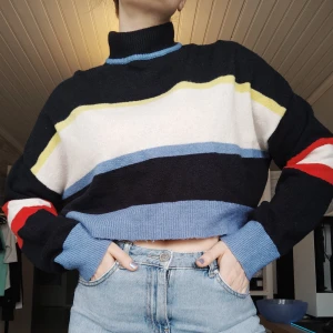 Missguided Cropped Sweater - Cool croppad tjocktröja köpt på Dollskill för ca ett år sedan. 