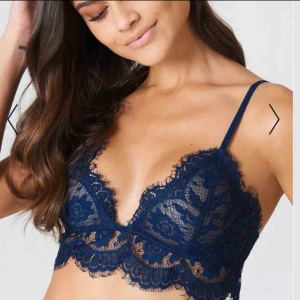  - Jättefin top från NAKD, säljer pga för liten 🌸 köpare står för frakt 