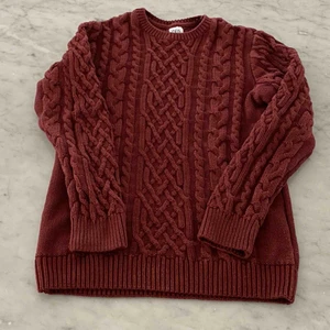  - Snygg stickad tröja från zara i bra skick! Kontakta för fler frågor! :)