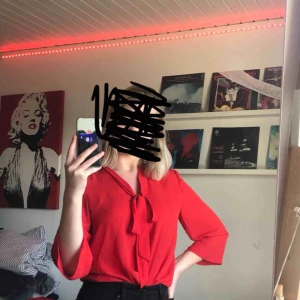  - Röd ”skeppartröja” från Gina Tricot! Köpare står för frakt! Kontakta mig för frågor eller bilder❤️