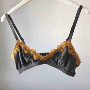  - En söt liten bralette. (Frakt tillkommer om den ska skickas)