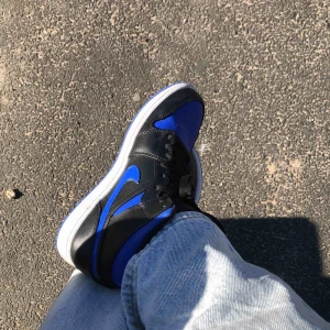  - Intressekoll på mina Air Jordan’s1 mid I strl 41 (men passar mig som är strl 39/40) buda i kommentarerna! Bud:1400