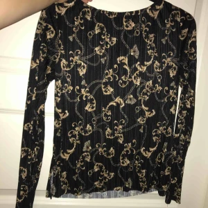  - Tröja med fett mönster 🖤🖤