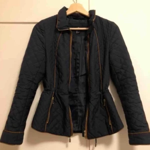  - Sommar jacka med storlek 34. Köparen står för frakt 🚚 