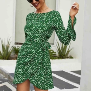  - Säljer denna fina sommarklänning från Shein stl M, men sitter som S på mig. 142kr inklusive frakt, 100kr om den ska hämtas :))