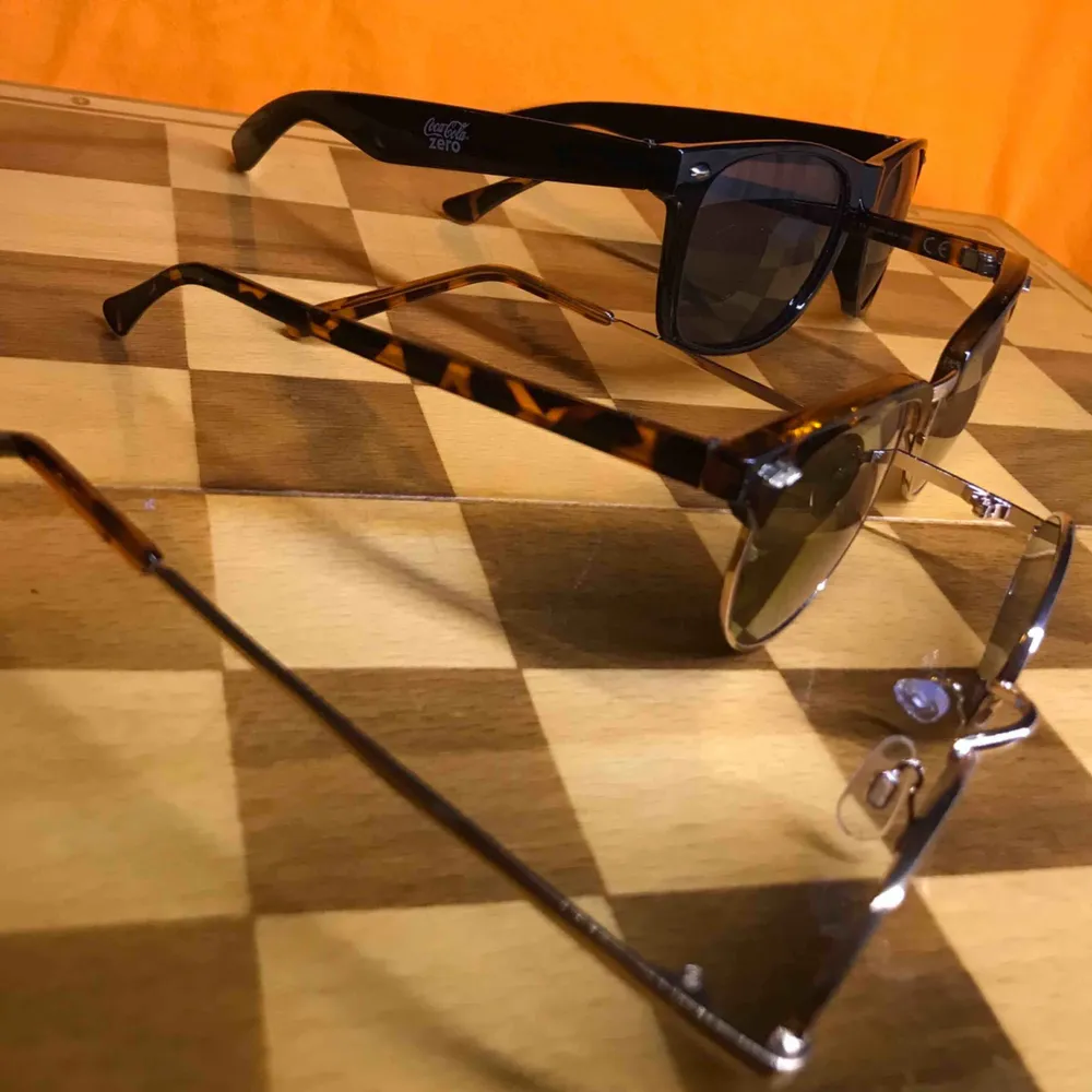Säljer 3st solglasögon. Skriv till mig för mer info!💗 Nr3 är såld. Accessoarer.