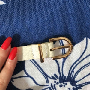  - Bälte från h&m, knappt använt. Kan fraktas, köparen står för frakten.