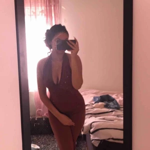  - Jumpsuit från fashionnova, som ny. Storlek S/M