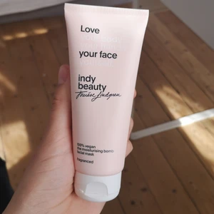 Indy beauty face mask - Ansiktsmask från Indy beauty som luktar underbart och är fantastisk om man har torr hud. Använd 2 gånger och öppnades för inte så länge sedan. Säljer pga använde rinte tillräckligt mycket. 