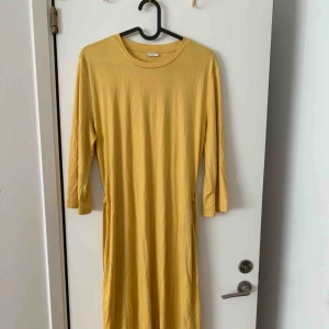  - Snygg och somrig klänning från Nelly. 