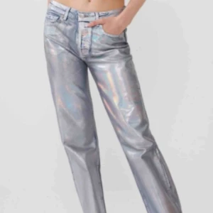  - Säljer mina zara jeans som är slutsålda på hemsidan och i alla affärer!!!💖💖💖